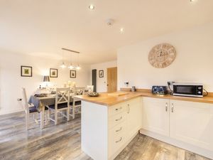Kitchen/Diner - click for photo gallery